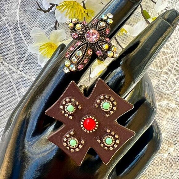 Set 2 Gothic Cross 90’s Costume Rings - Picture 1 of 9